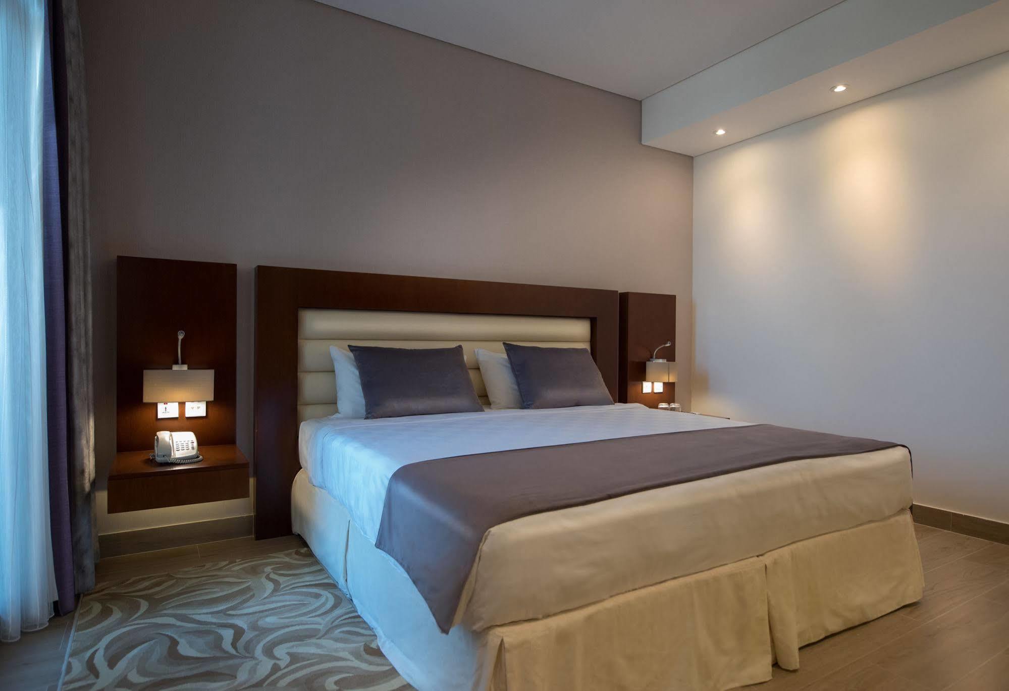 Arabian Park Dubai, An Edge By Rotana Hotel Exterior photo